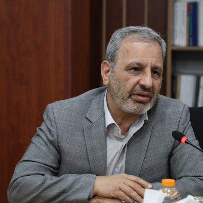 دانشگاه فقط مأمور حل مسائل روز نیست