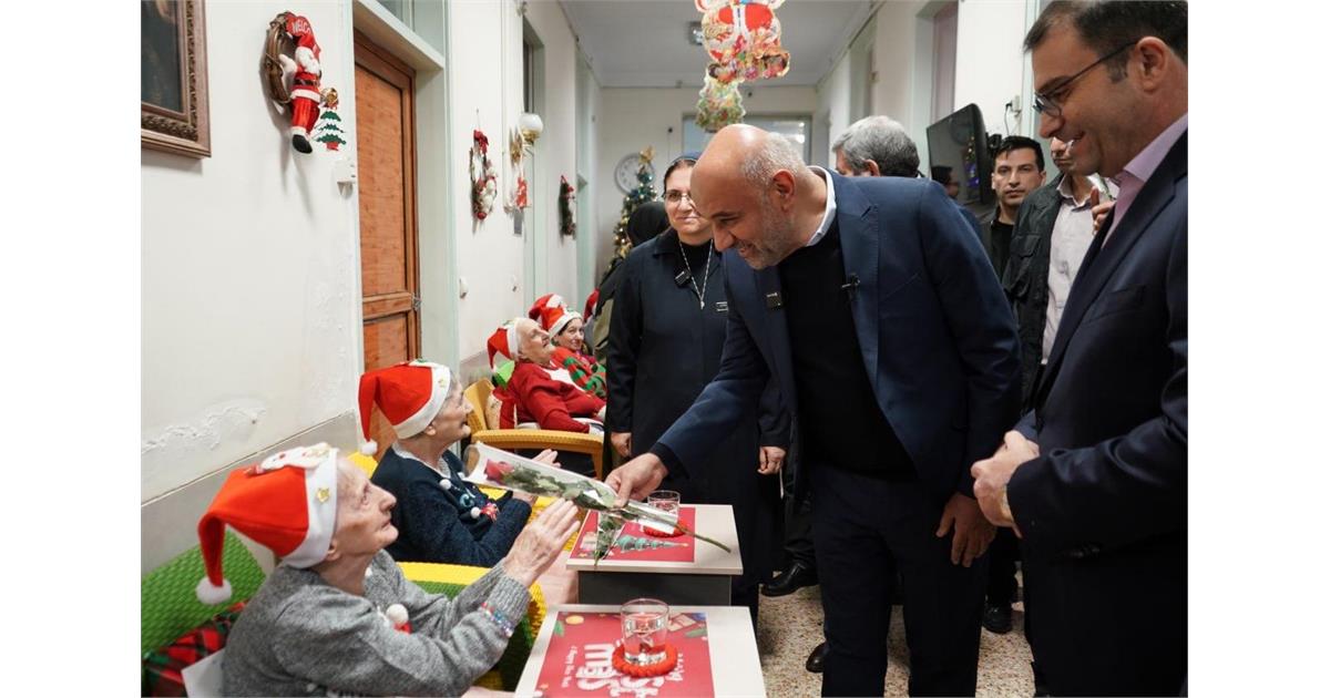 وزیر رفاه در بازدید از خانه سالمندان مریم مقدس بر وحدت اقوام و ادیان در ایران تاکید کرد